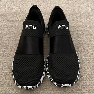 APL Women’s Techloom Bliss Sneaker size 6